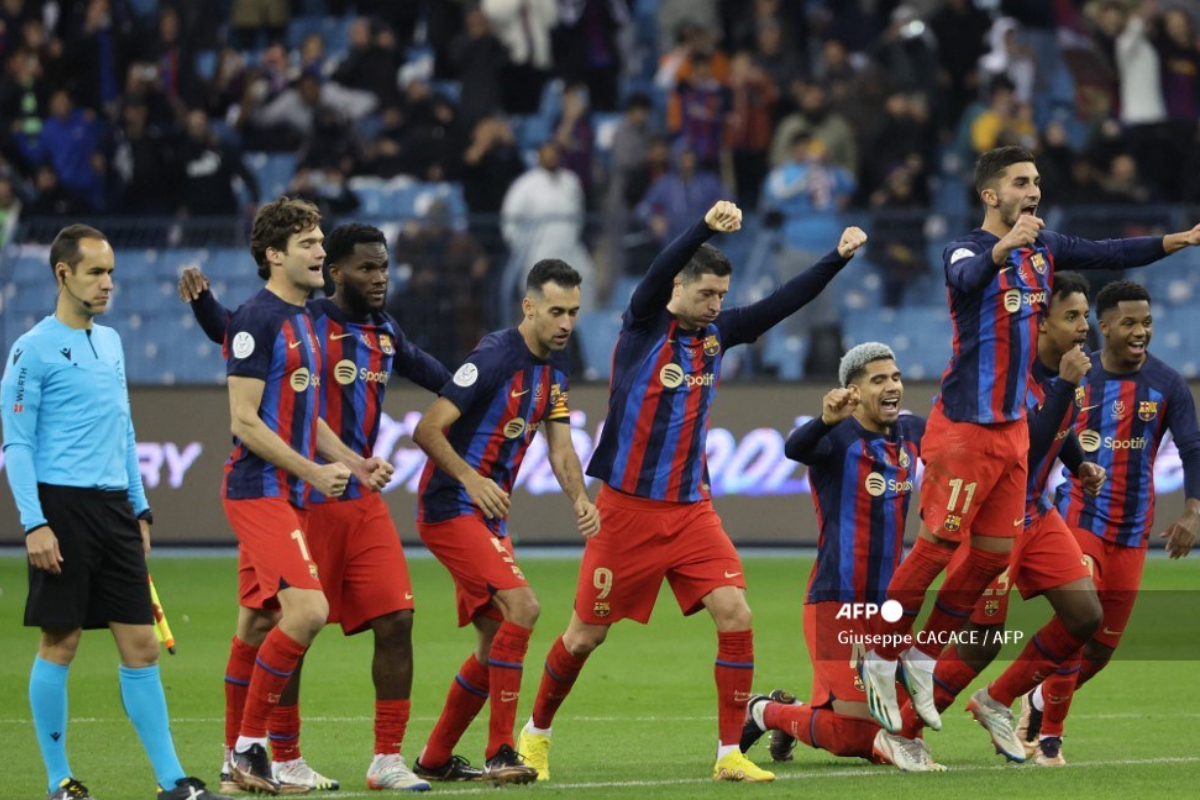 Foto:AFP|Barcelona gana en los penales al Betis y pasa a final de Supercopa de España