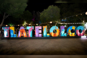 ¡Llegaron! Develan las monumentales letras de Tlatelolco. Noticias en tiempo real