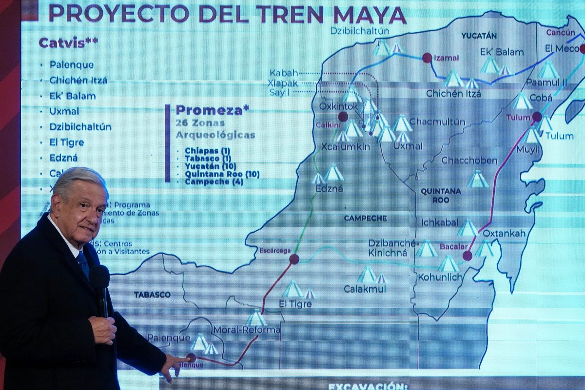 El presidente López Obrador recordó que el Tren Maya será administrado por una empresa vinculada a la Sedena