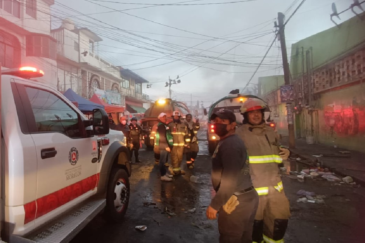 El mercado Hermenegildo Galeana, ubicado en Cuautla, Morelos, se incendió esta mañana; hasta no se reportan heridos
