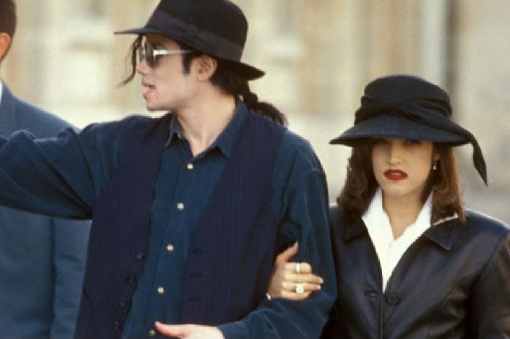 Lisa Marie Presley y Michael Jackson mantuvieron una fugaz y extraña relación en los 90's