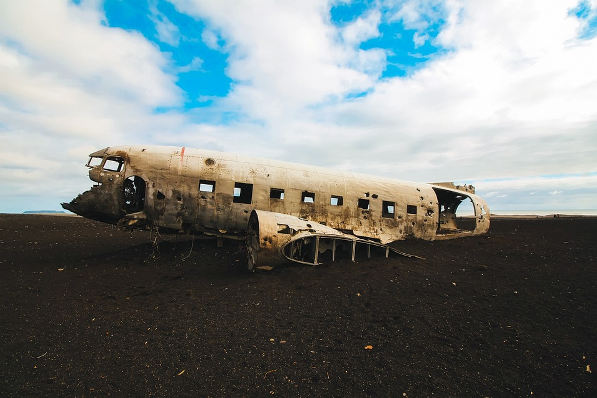 Pixabay | El avión cayó poco después de despegar y se incendió.