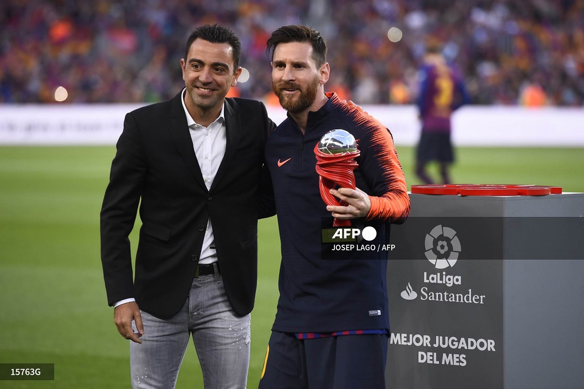 El técnico del Barcelona, Xavi Hernández, afirmó este miércoles que están en contacto permanente con Leo Messi