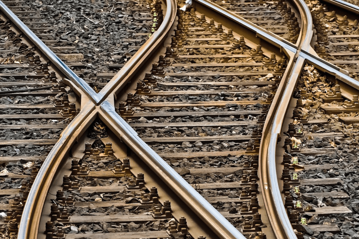 Foto:Pixabay|Muere mujer tras ser arrastrada por un tren dentro de su auto