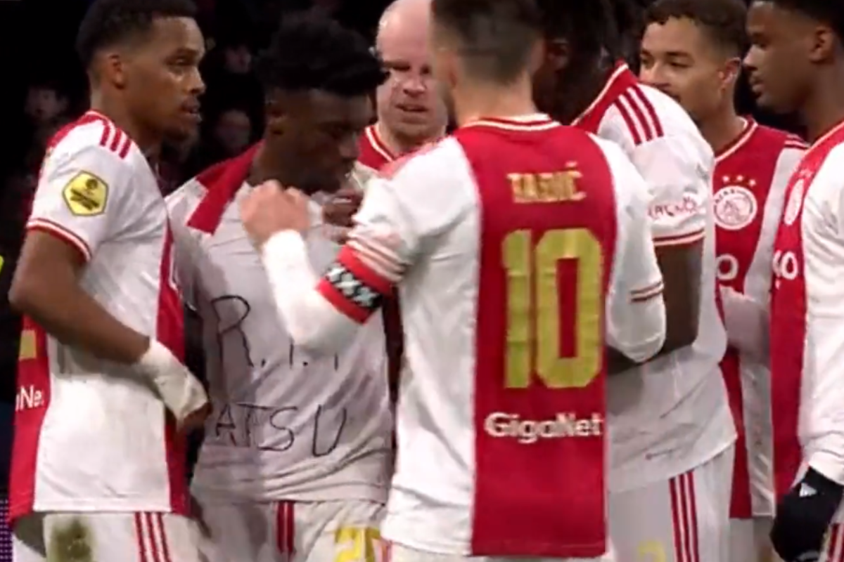 Foto:Captura de pantalla|Tras anotar, Jugador del Ajax rinde homenaje en memoria de Christian Atsu