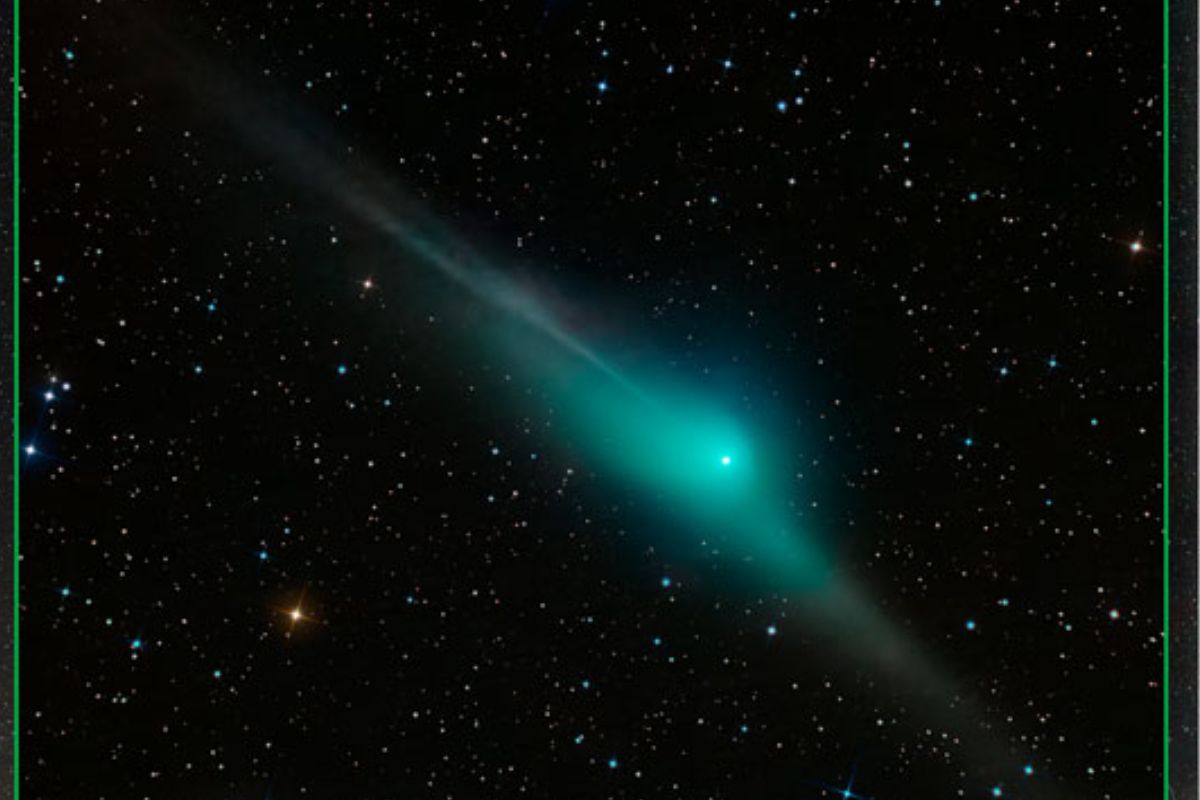 En Twitter internautas difundieron varias imágenes que captaron la trayectoria del Cometa Verde por la Tierra