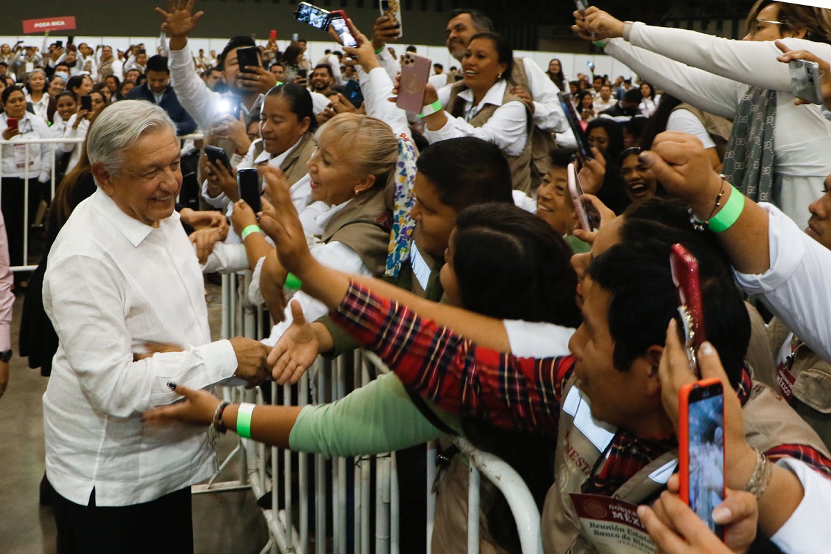 El presidente Andrés Manuel López Obrador se reunió este domingo con Servidores de la Nación en Tabasco.