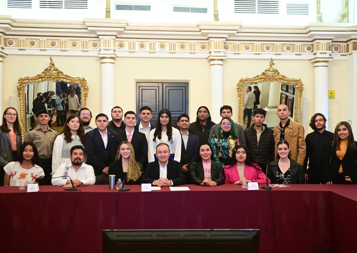 Foto: Cortesía | Durazo El gobernador recordó a los asistentes que su gabinete, además de ser paritario, está conformado por jóvenes que ocupan importantes posiciones