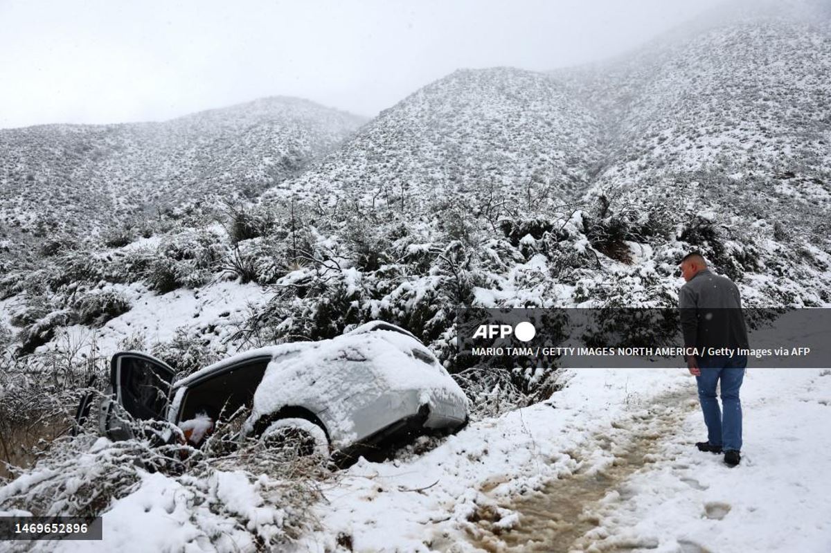 AFP | Tormenta invernal golpea a Los Ángeles, California.