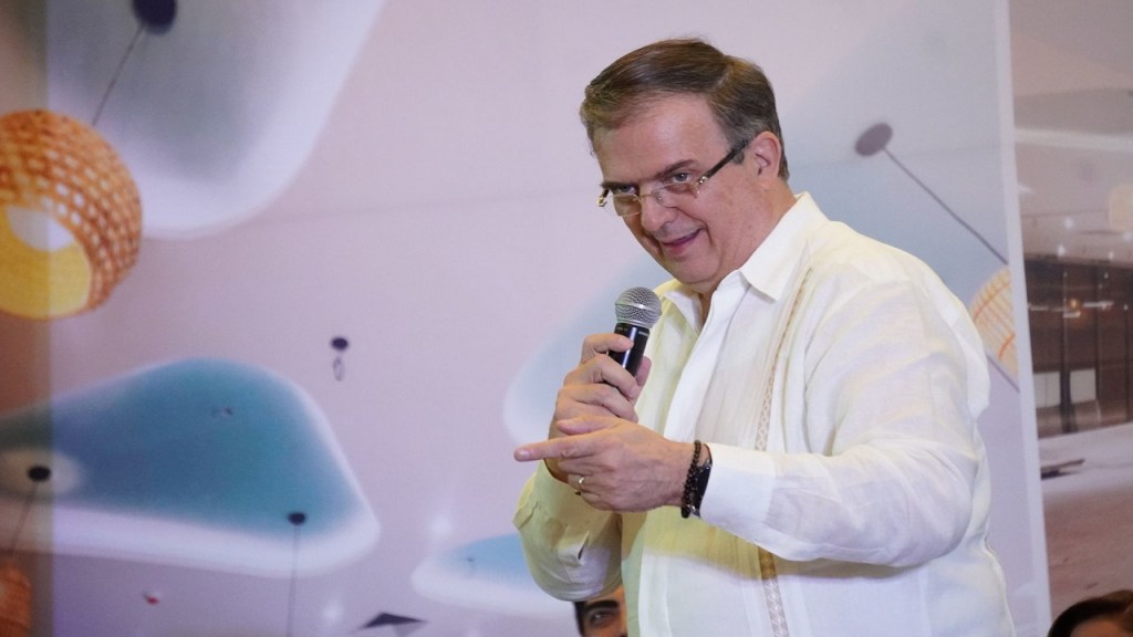 Marcelo Ebrard criticó que Morena no ha llamado a alguna reunión para definir las reglas para elegir al candidato presidencial.
