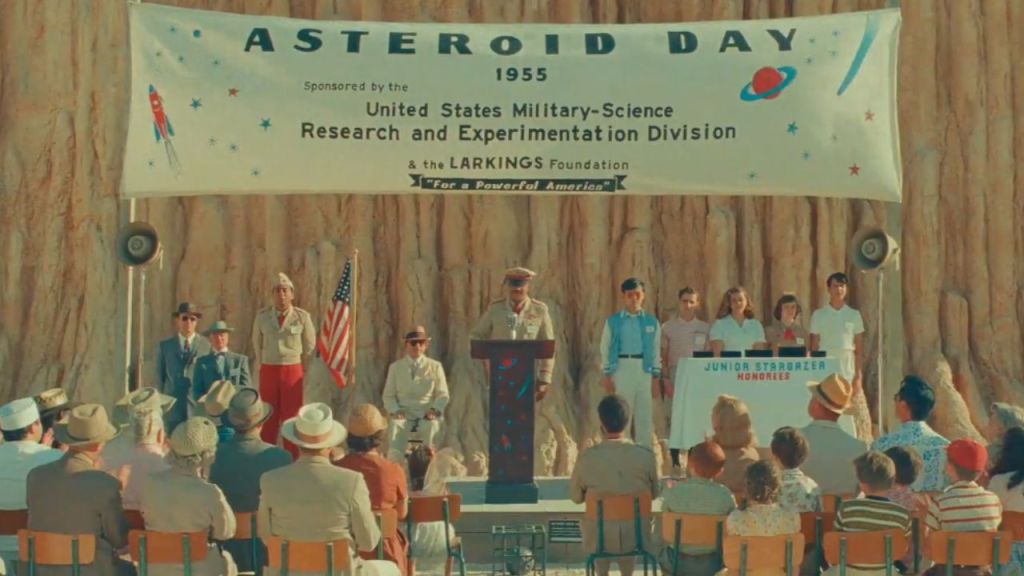 El cineasta estadounidense, Wes Anderson lanzó en redes el tráiler de su tan ansiada película “Asteroid City”