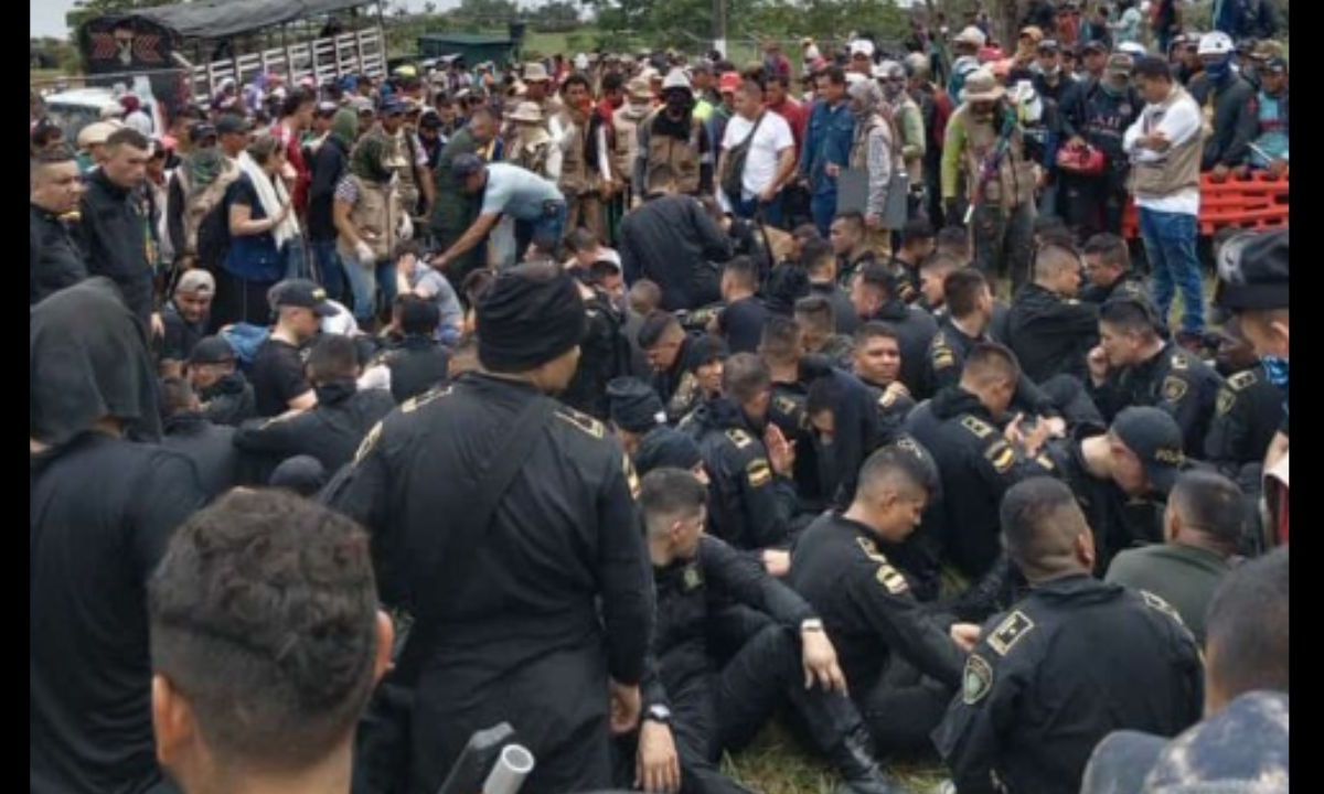 Un grupo de indígenas colombianos secuestraron a policías del ESMAD cerca de pozos petroleros del Estado