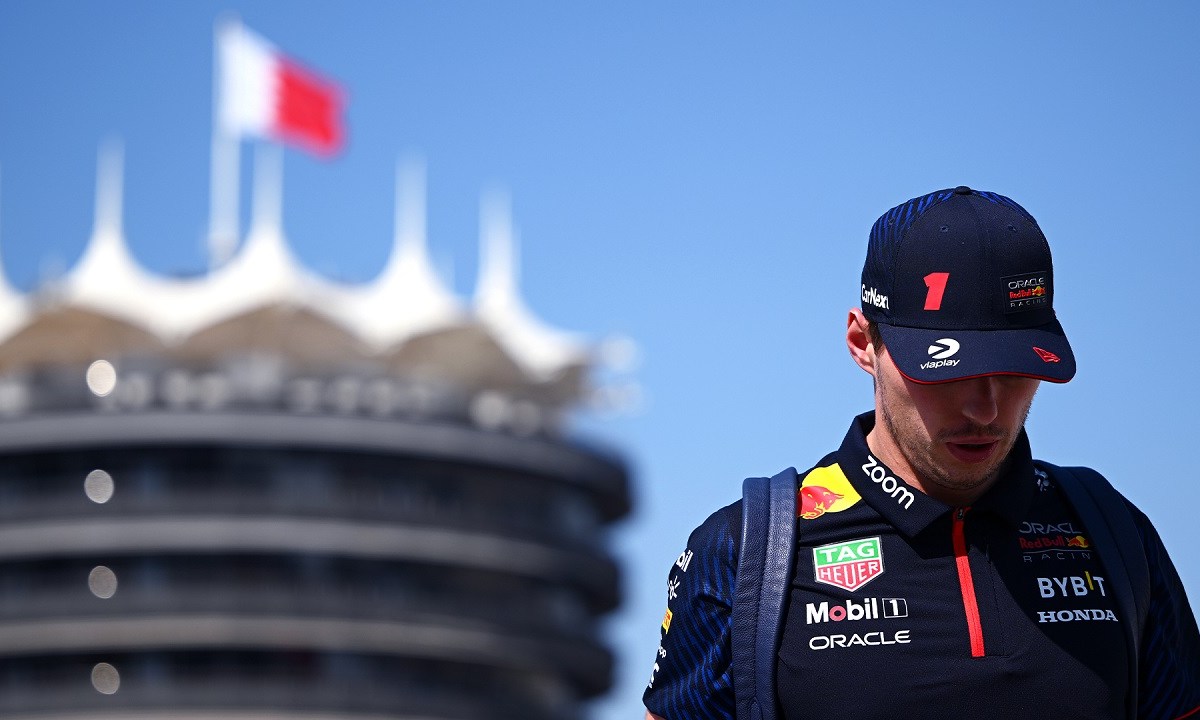 Verstappen de Red Bull, pondrá su corona en juego este fin de semana en Baréin, escenario del primer Gran Premio de la temporada