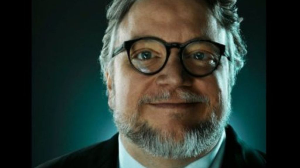 Sony Pictures lanzó en redes una imagen de Guillermo del Toro como si fuera la versión alternativa de "Across The Spider-Verse"