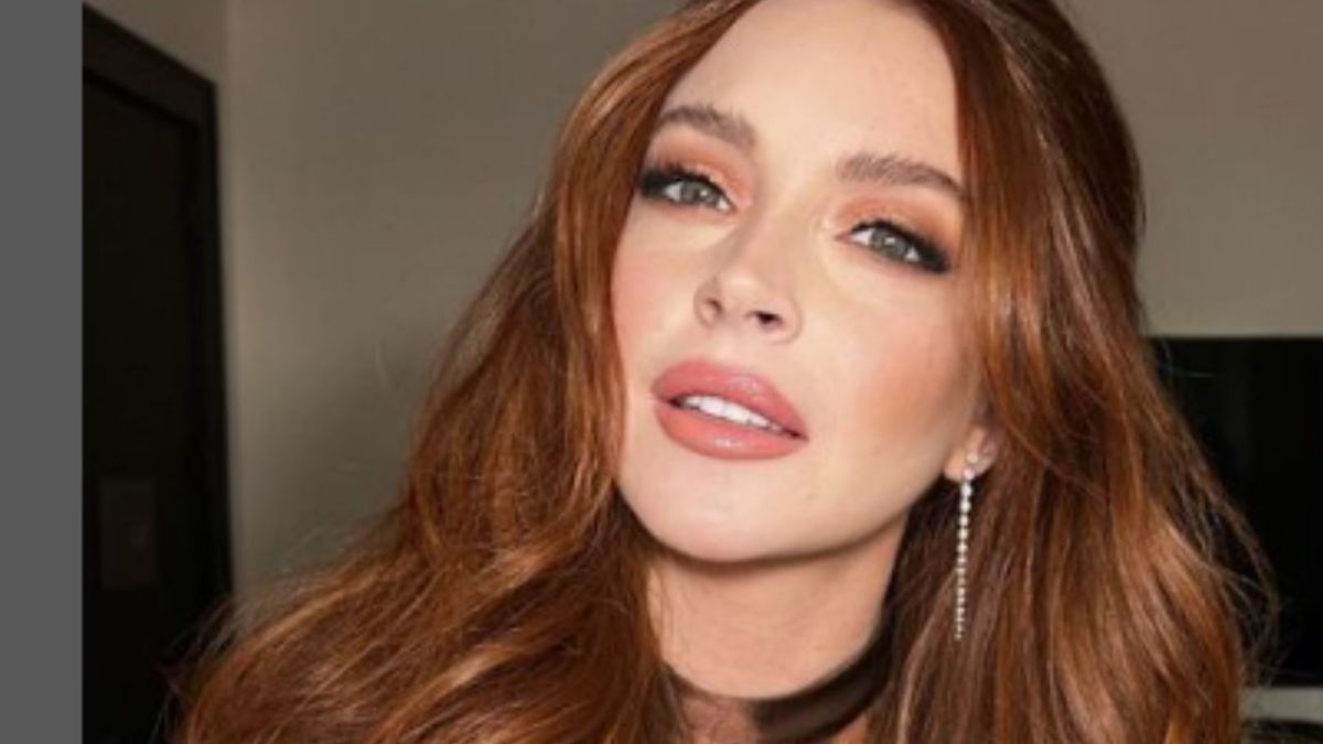 La cantante y actriz estadounidense, Lindsay Lohan anunció que está en espera de su primer hijo
