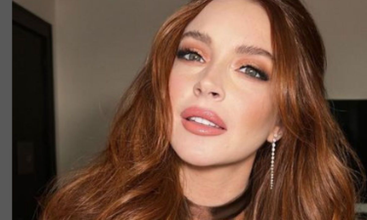 La cantante y actriz estadounidense, Lindsay Lohan anunció que está en espera de su primer hijo