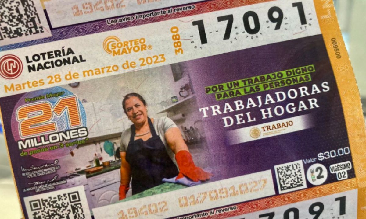Autoridades de la STPS en colaboración con la Lotería Nacional presentaron el billete con el que buscan visibilizar a las trabajadoras del hogar de México