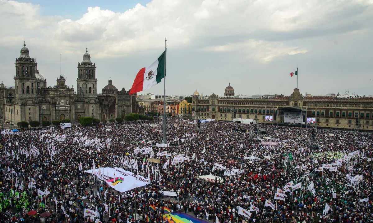 López Obrador agradeció a las personas que acudieron y señaló que lo hicieron por su propia voluntad