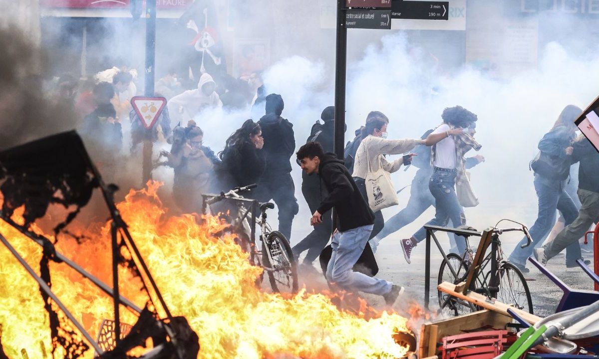 La novena jornada de protestas en Francia contra la reforma de las pensiones impuesta volvió a movilizar a más de un millón de personas