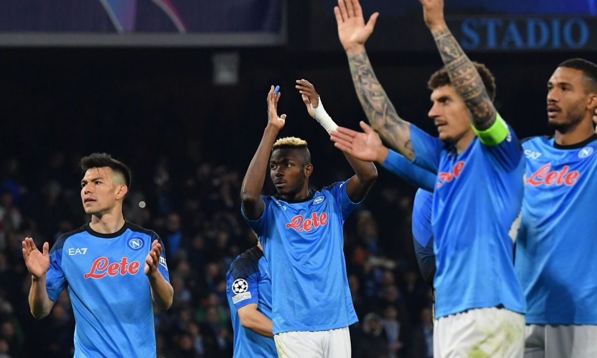 Napoli se clasificó a sus primeros cuartos de final en 68 años de existencia de la Copa de Europa.