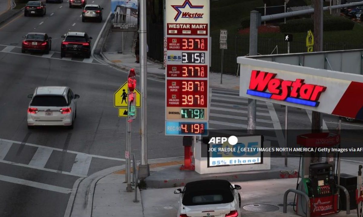 Foto:AFP|Barril de petróleo WTI cae por debajo de 70 dólares por primera vez en 15 meses