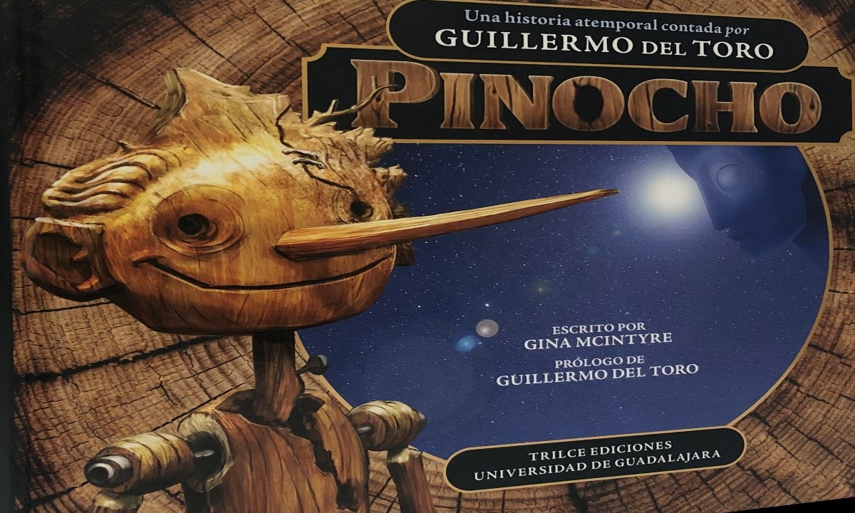 Pinocho. Una historia atemporal contada por Guillermo del Toro es publicada por la editorial independiente mexicana Trilce, la cual hizo un trabajo muy cuidadoso