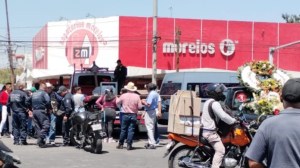 Ecatepec: Bloquean vía Morelos con féretro para exigir justicia para Ariel. Noticias en tiempo real