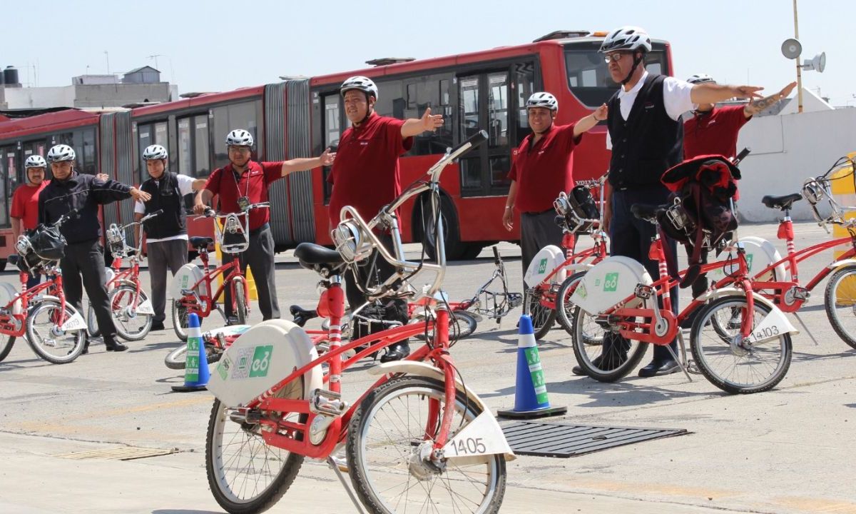 la Secretaría de Movilidad retomó actividades en el "Taller de la Biciescuela" para capacitar a operadores del Metrobús