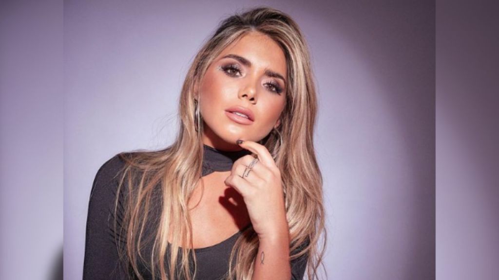 La cantante uruguaya, Meri Deal, lanzó recientemente su sencillo “Trapo de Piso” de su primer álbum como solista