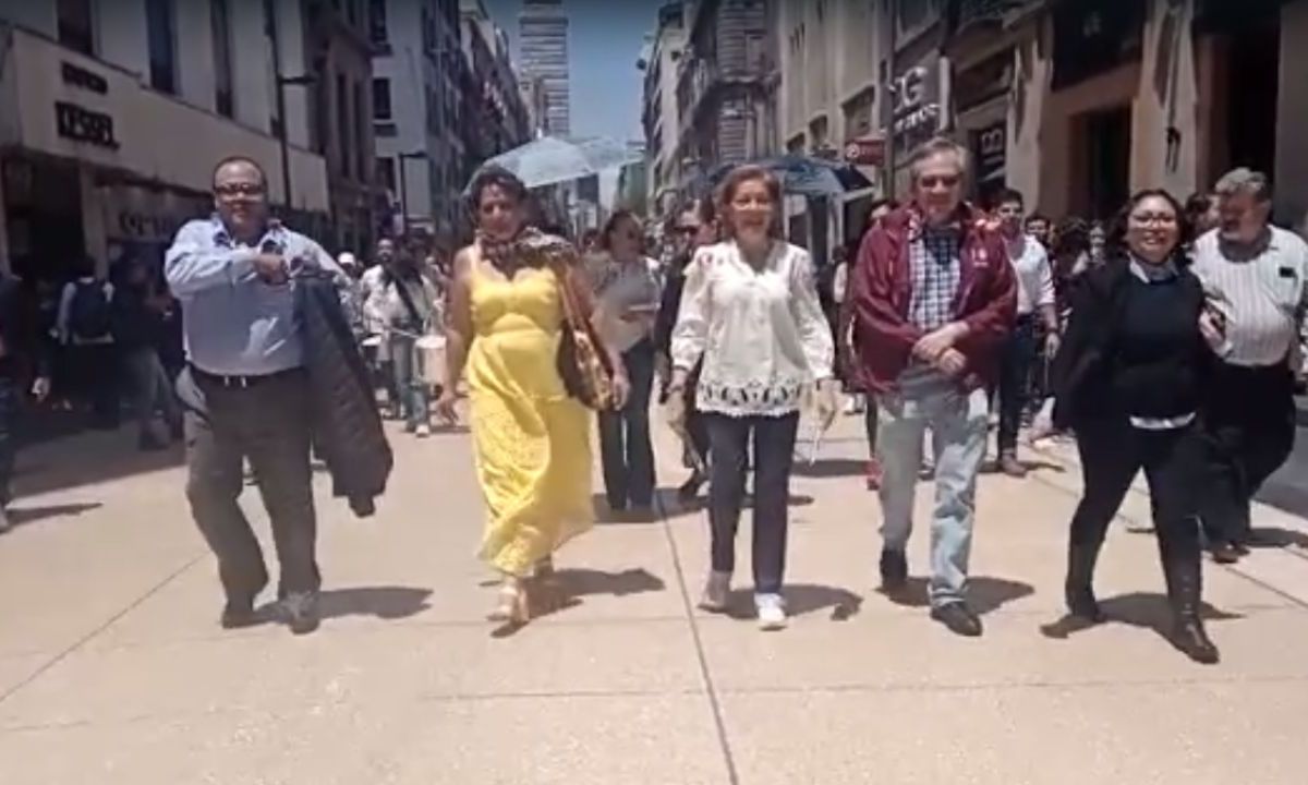 En el recorrido participó una batucada integrada por miembros del Instituto de la Juventud de la Ciudad de México