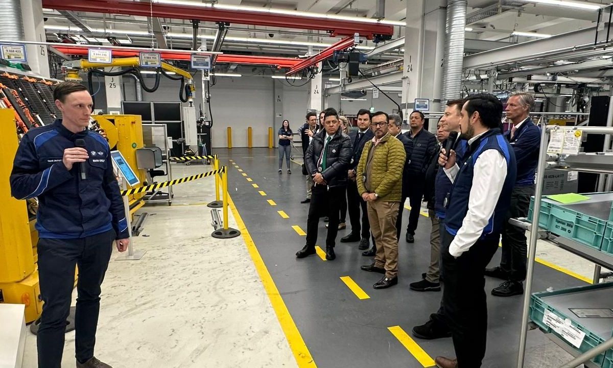 Ricardo Gallardo Cardona visitó la planta de BMW, el sitio de producción de vehículos más grande de la firma en este continente