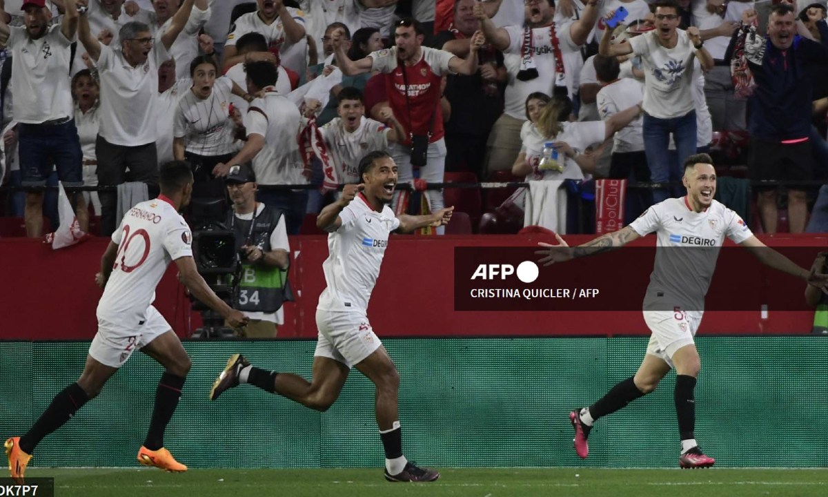 AFP | Sevilla golea 3-0 al Manchester United; alcanza semifinales de Europa League.