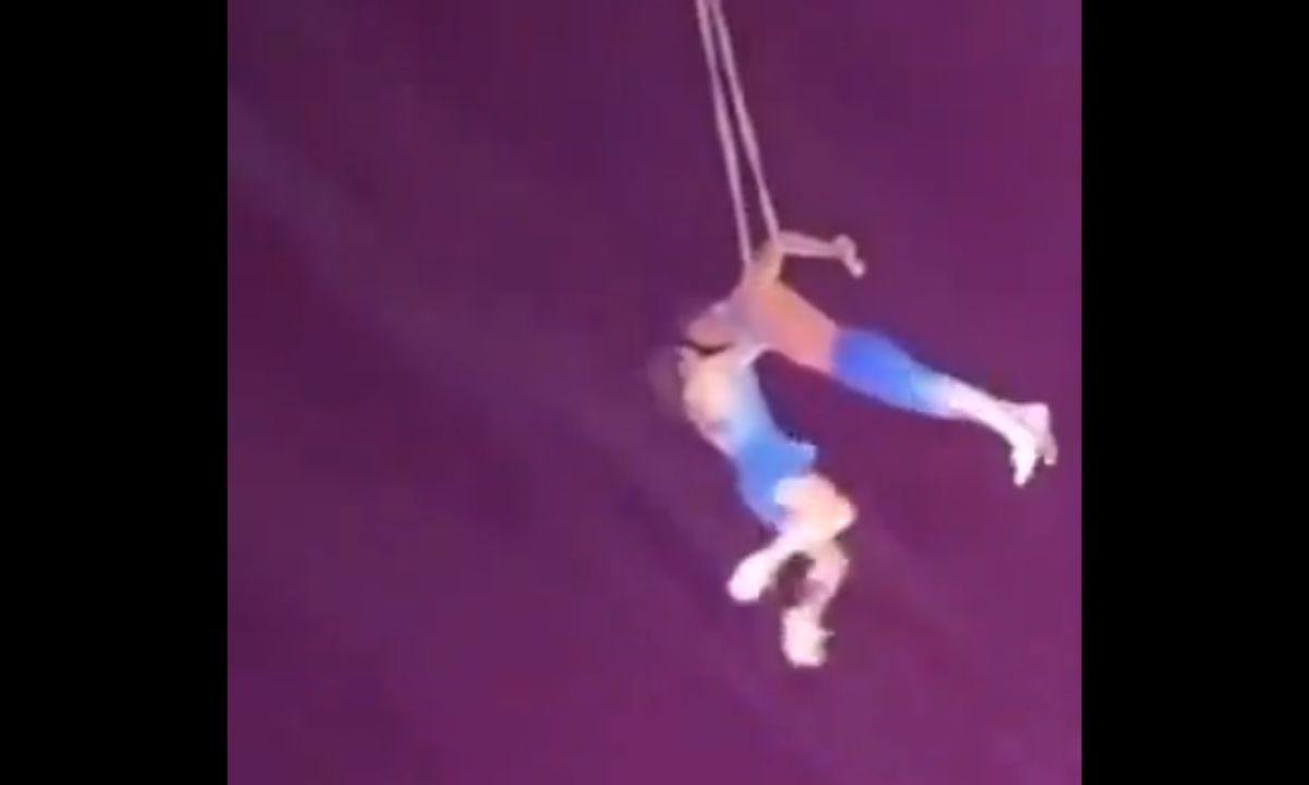 Acróbata china, pierde la vida luego de caer de más de 9 metros de altura en pleno show