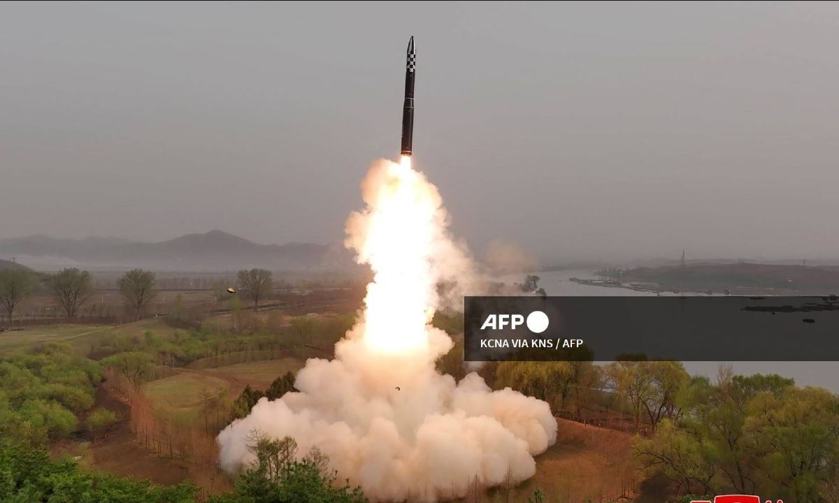 AFP | Corea del Norte lanzó un misil balístico de largo alcance