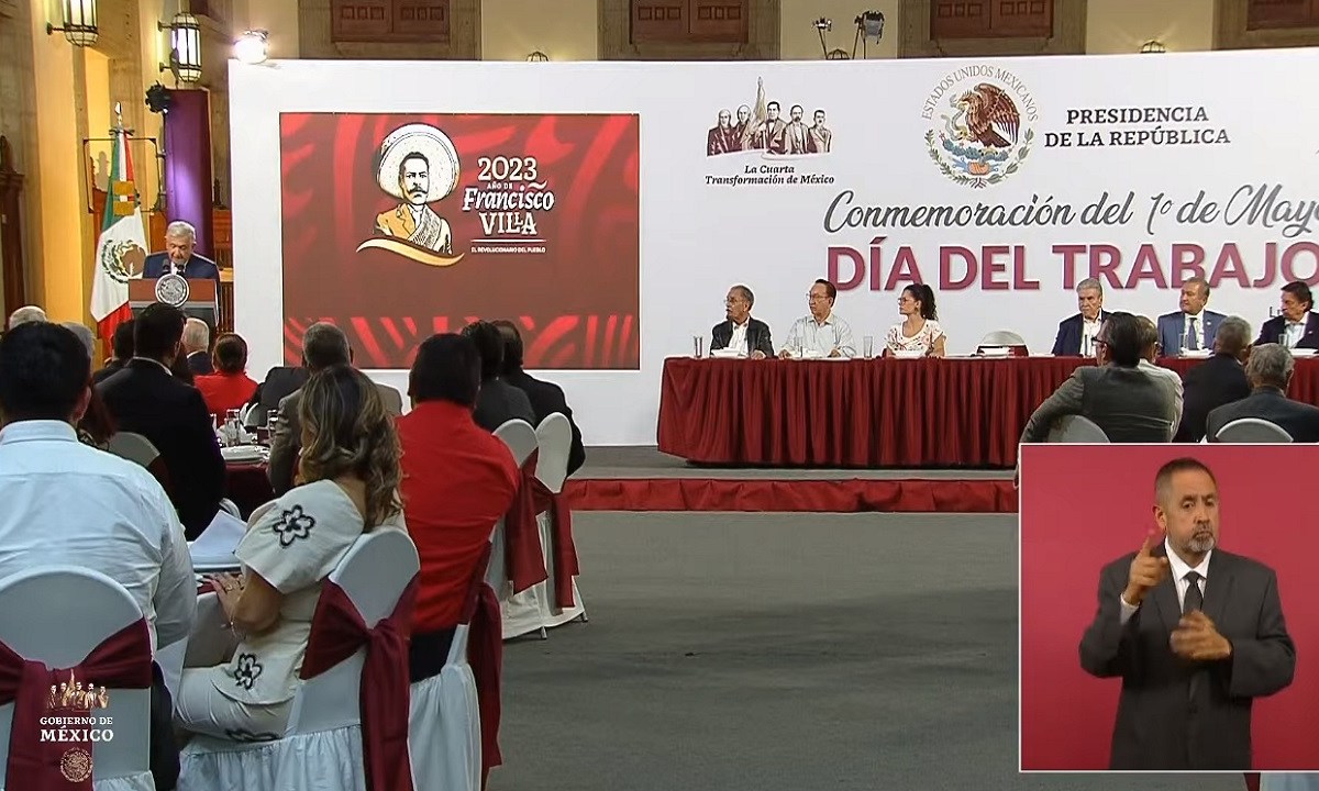 AMLO conmemoró el Día Internacional del Trabajo con sindicalistas en Palacio Nacional.