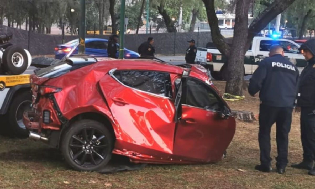 Aparatoso accidente automovilístico en Insurgentes Sur, dejó un saldo de un muerto y una mujer lesionada de gravedad