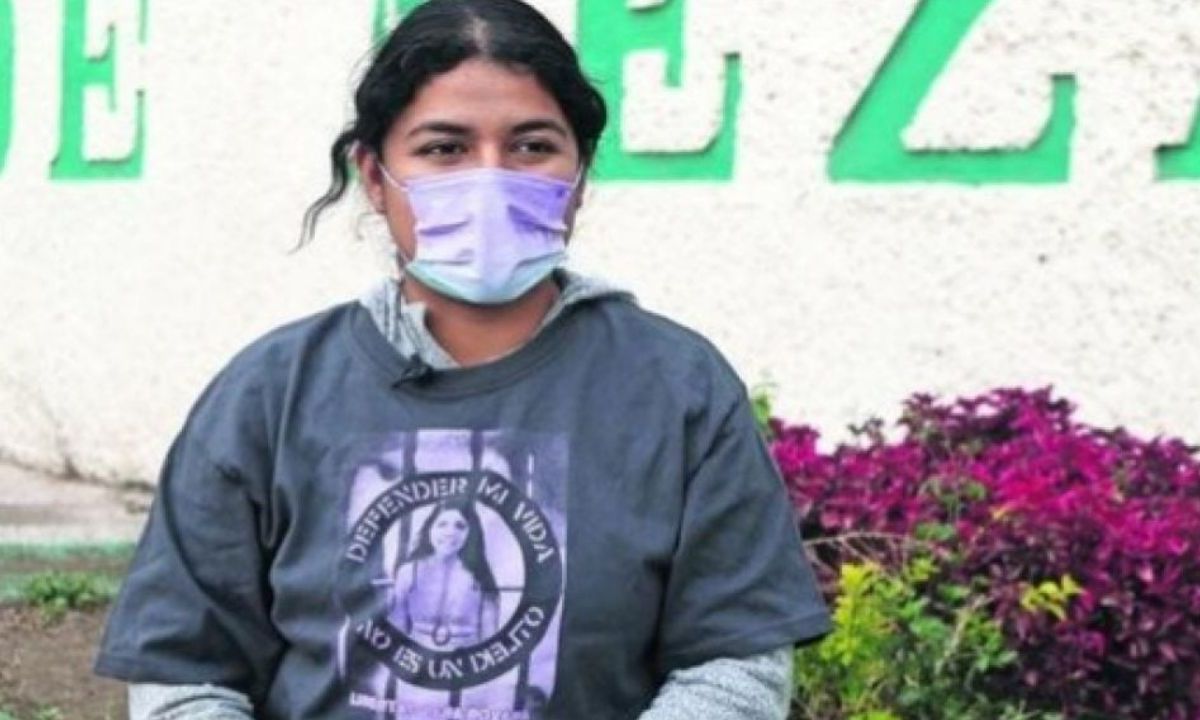 Conceden libertad a Roxana, la joven indígena que asesinó a su violador en Nezahualcóyotl