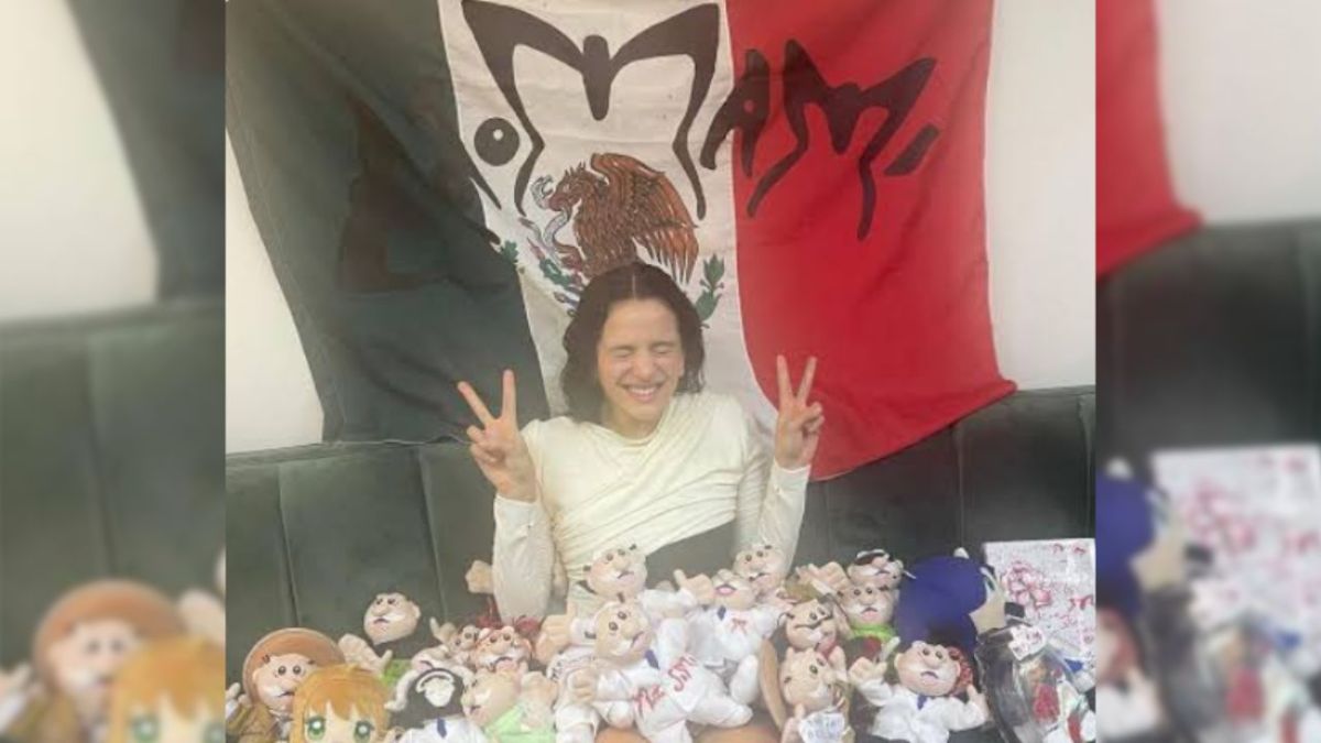 Foto:Redes sociales|“Motomami” Reviven polémica de Rosalía en la que rayó la bandera de México