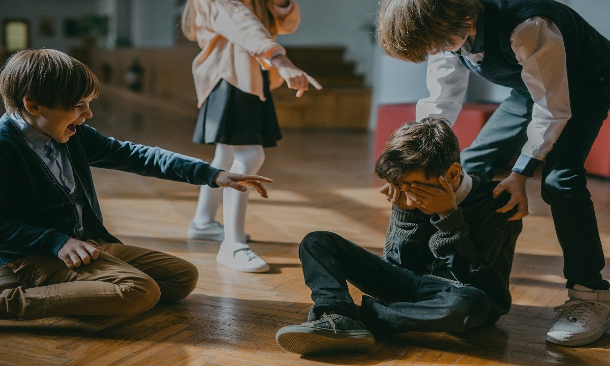 El bullying se ve reflejado en el rendimiento escolar de los niños, de ahí radica la importancia de luchar contra este problema