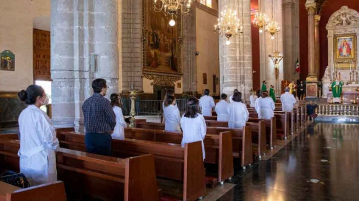 En la iglesia San Francisco en Chilpancingo, ofician una misa para las madres que tienen hijos desaparecidos