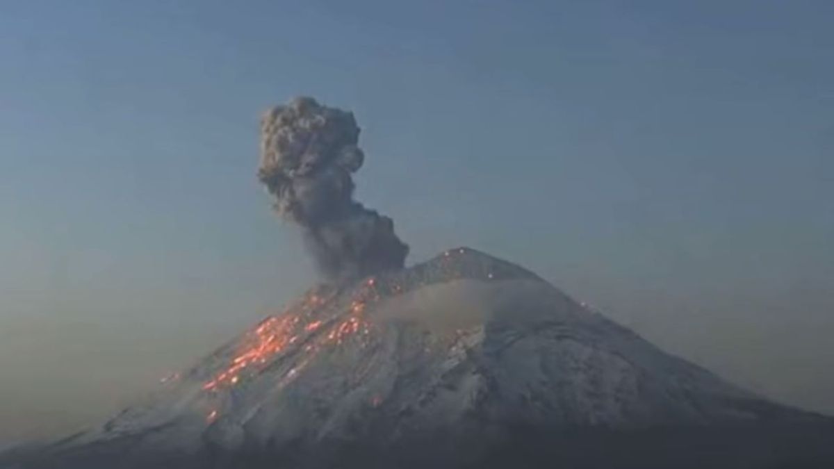 Foto:Captura de pantalla|El Volcán Popocatépetl amanece con explosión e incrementa su actividad