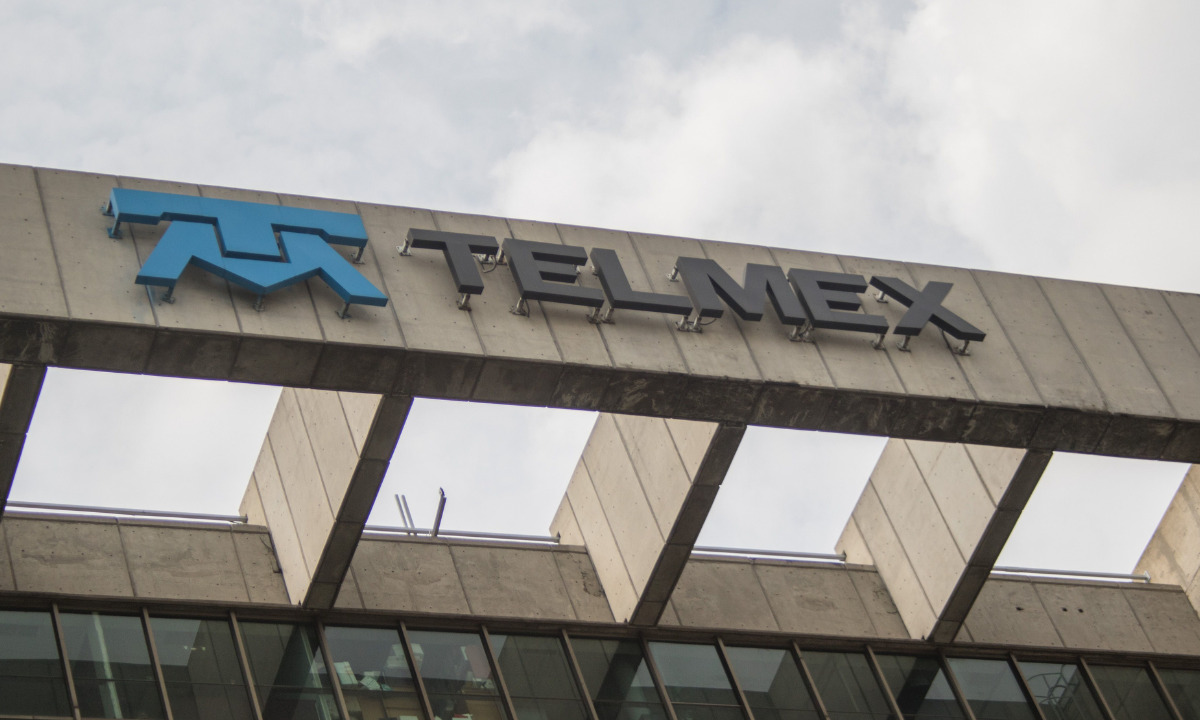 Foto: Cuartoscuro | Después de varias negociaciones, integrantes del STRM y directivos de Telmex lograron un acuerdo para un aumento salarial.