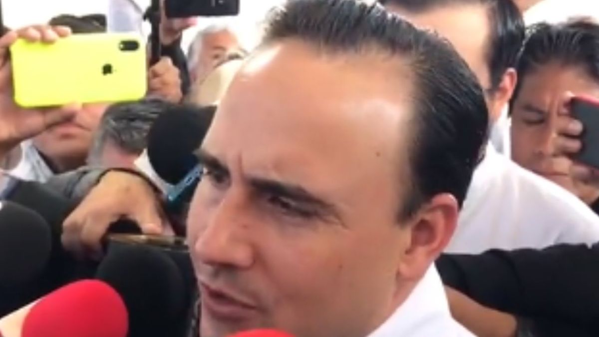 Manolo Jiménez, de la Alianza Ciudadana por la Seguridad, emitió su voto en las elecciones a gobernador en Coahuila