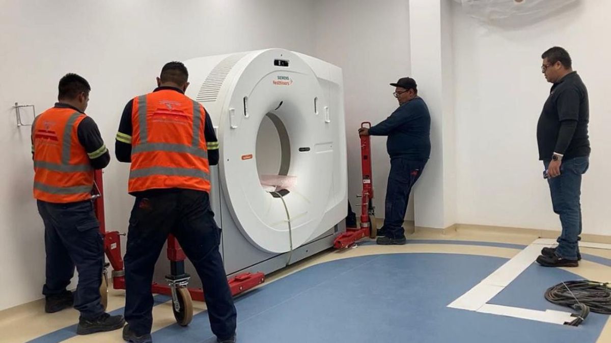 El Instituto de Seguridad y Servicios Sociales de los Trabajadores del Estado (Issste) entregó un equipo de tomografía axial computarizada