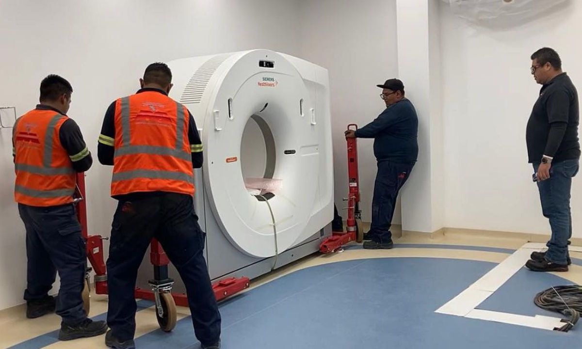 El Instituto de Seguridad y Servicios Sociales de los Trabajadores del Estado (Issste) entregó un equipo de tomografía axial computarizada