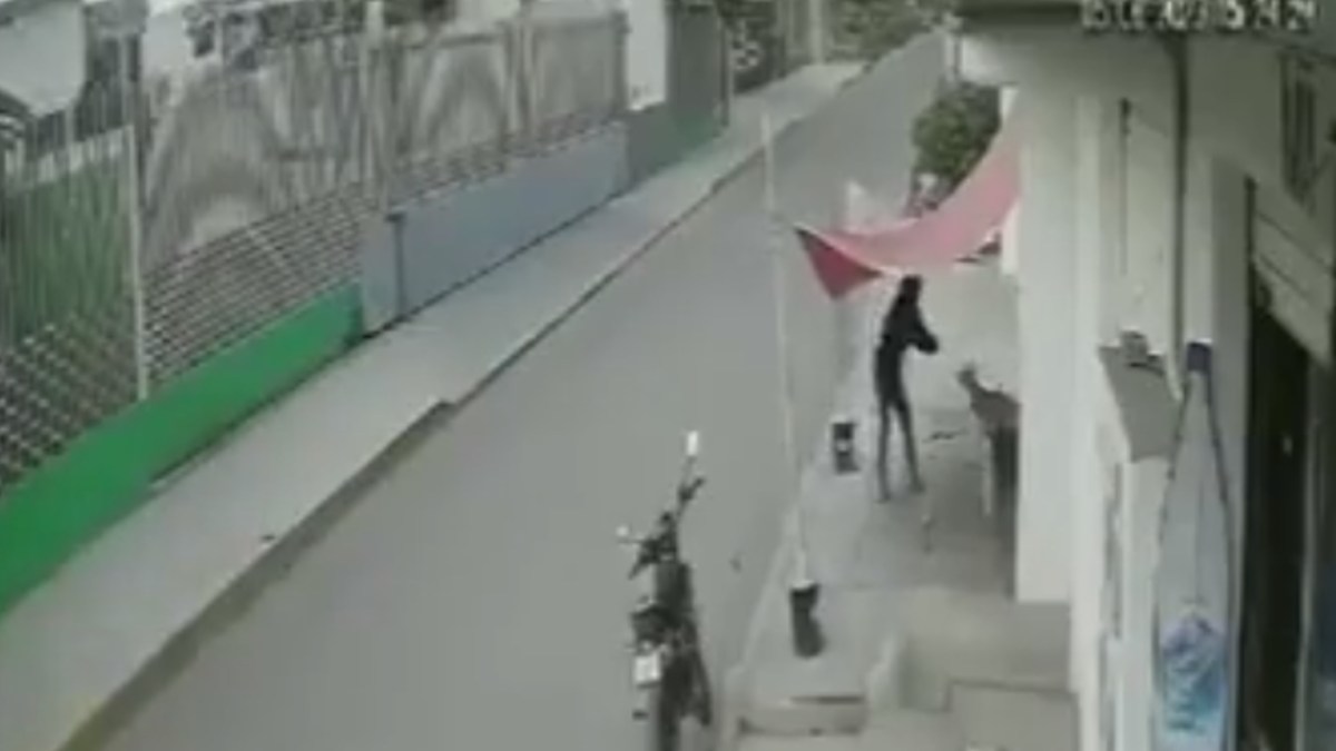 Hombre dispara a perro en calles de Puebla.
