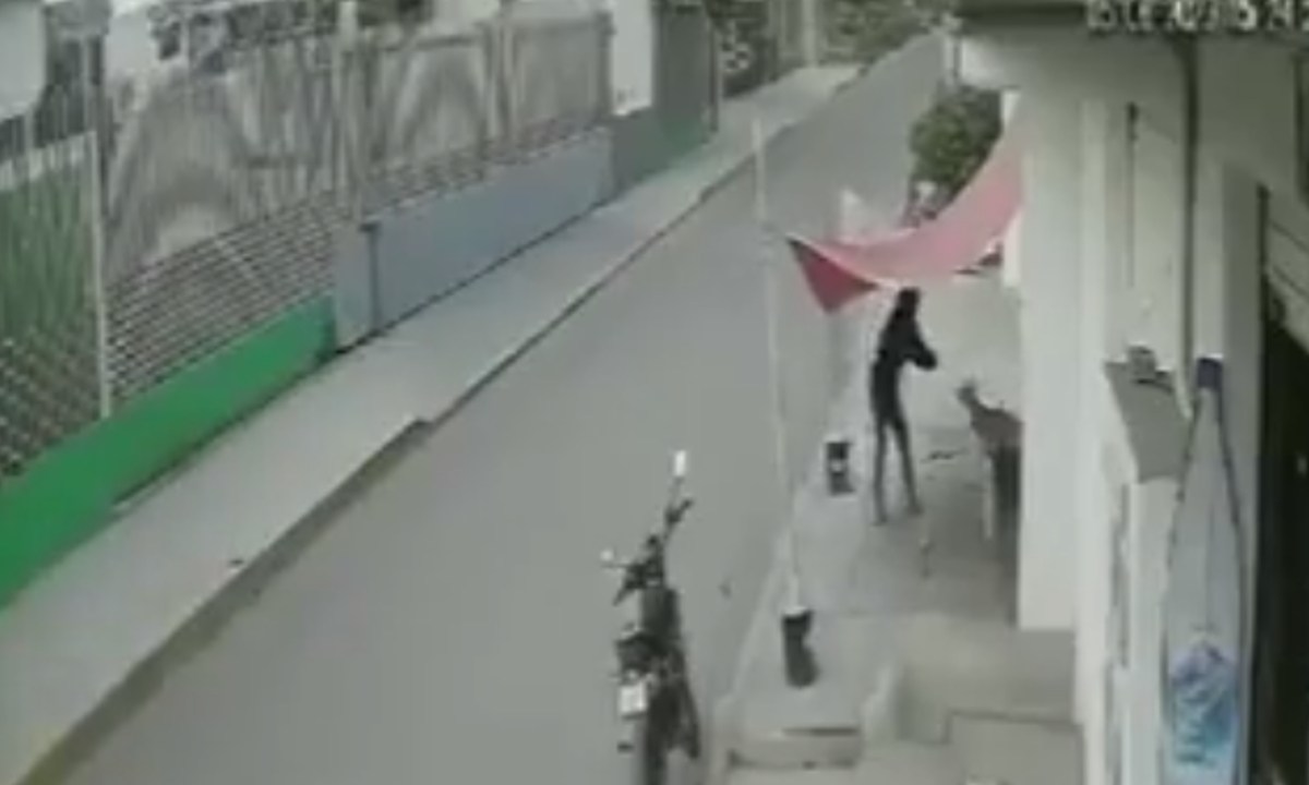 Hombre dispara a perro en calles de Puebla.