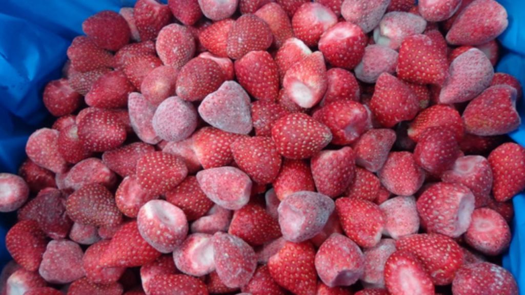 La oficina de la FDA de EU envió una alerta para retirar fresas congeladas de supermercados tras presunta contaminación por hepatitis “A”. 