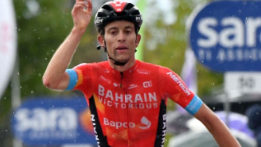 Fallece a los 26 años de edad del ciclista Gino Mäder tras una trágica caída en la Vuelta a Suiza