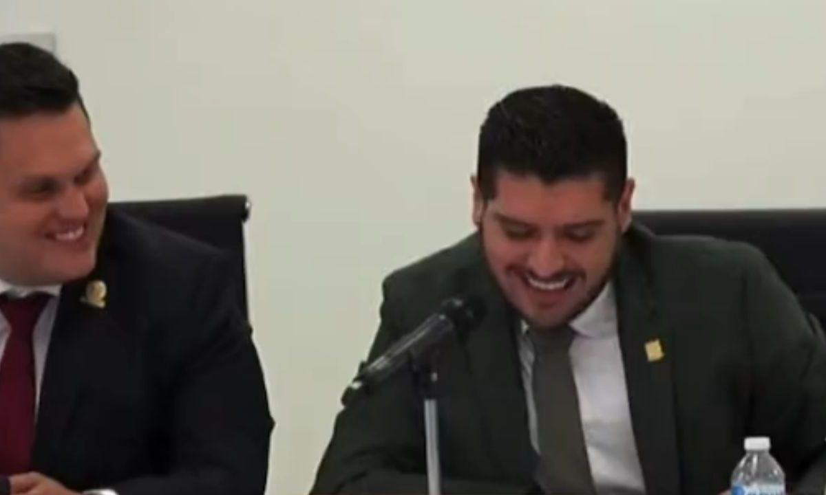 El diputado de Morena en Tamaulipas, José Alberto Granados, se equivocara al leer un discurso en torno a la Educación